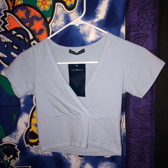 Brandy Melville Tops - NWT Brandy Melville amara top !!